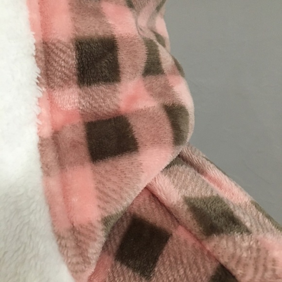 Pajama Mania checkered Robe, Size Small - Picture 5 of 11